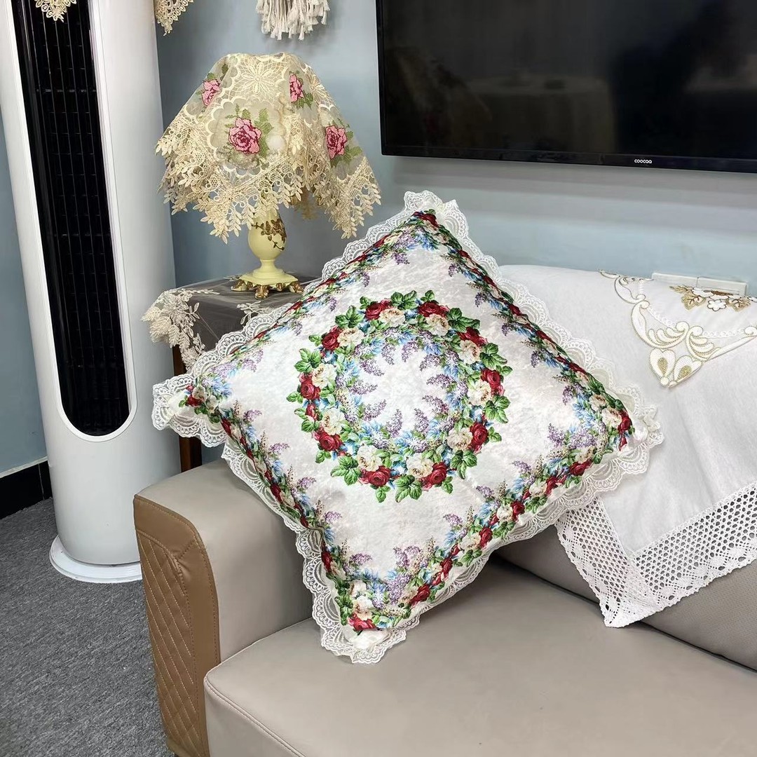 D-47【60*60CM】不含芯白底玫瑰花数码印花金丝绒抱枕套荷叶边桌