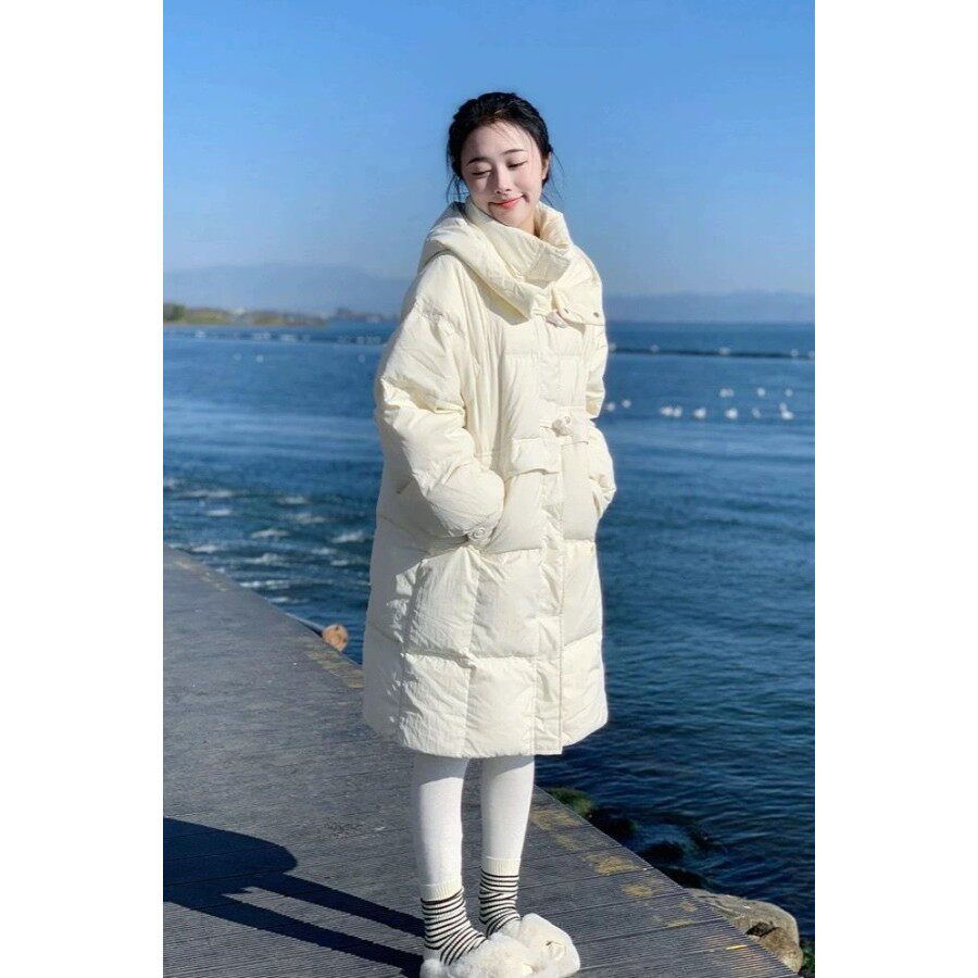 小个子白色羽绒服女中长款过膝2025年冬季新款韩版加厚牛角扣外套