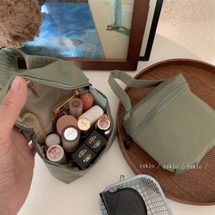 化妆品收纳袋出门方便携带高级感绿色收纳袋好看迷你口红数据线精