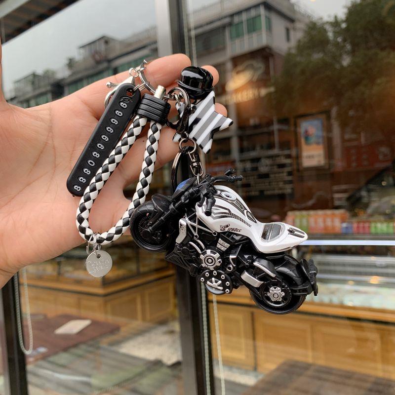 摩托车钥匙扣高级感魔鬼重机车创意钥挂件男士汽车防丢号码牌diy