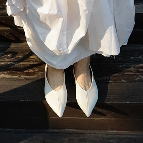 Lux Seven 2026新款白色仙女鞋踩喜感女巫鞋少女心尖头平底单鞋