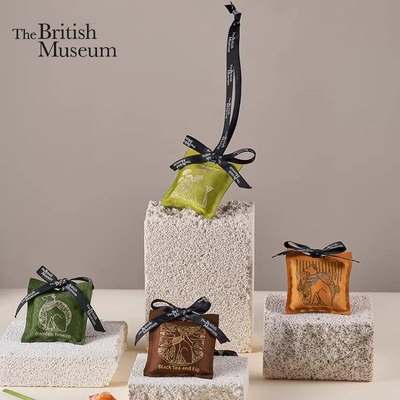 大英博物馆盖亚·安德森猫系列24节气之春夏秋冬香包车载香囊香