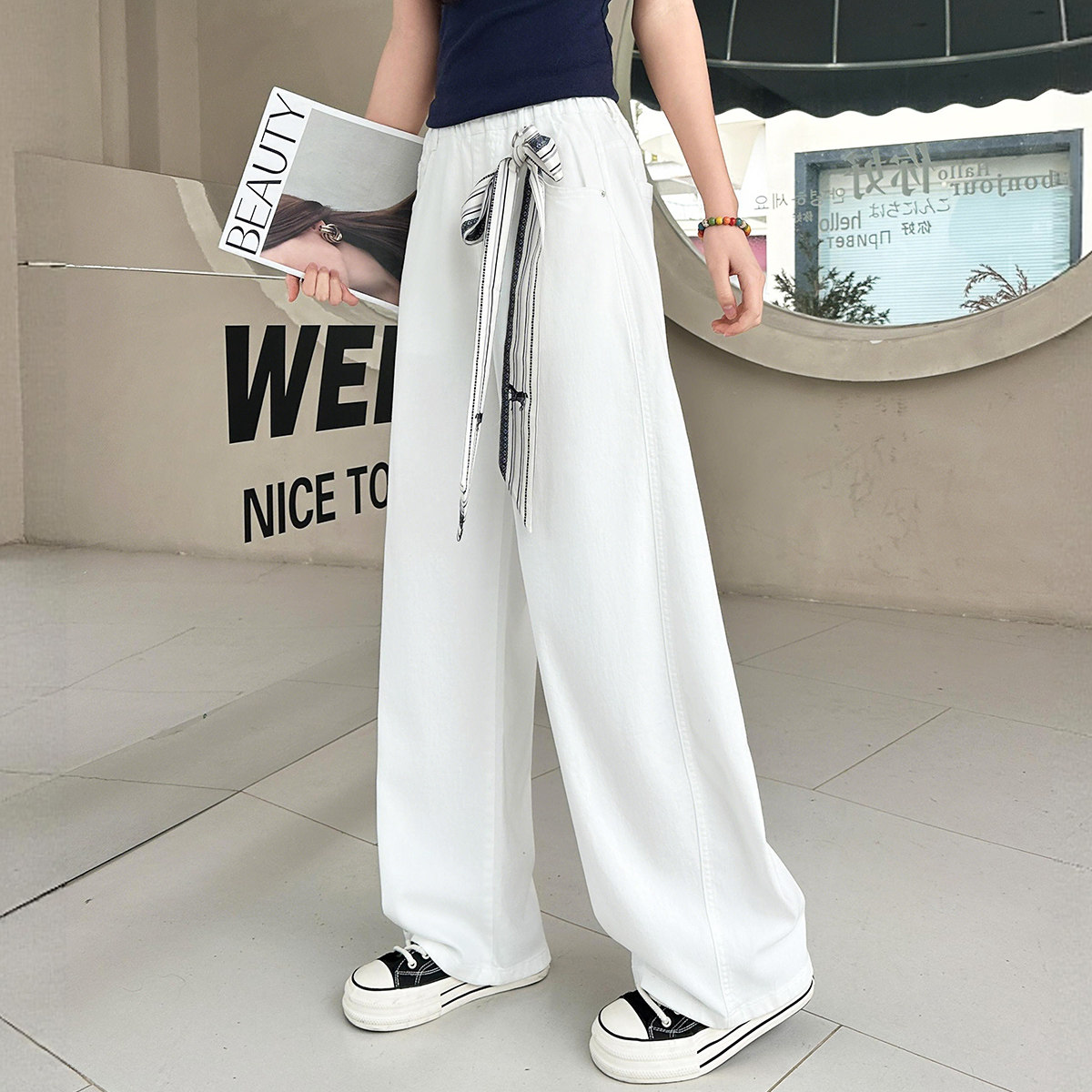 女夏款纯白弯刀牛仔裤中大童