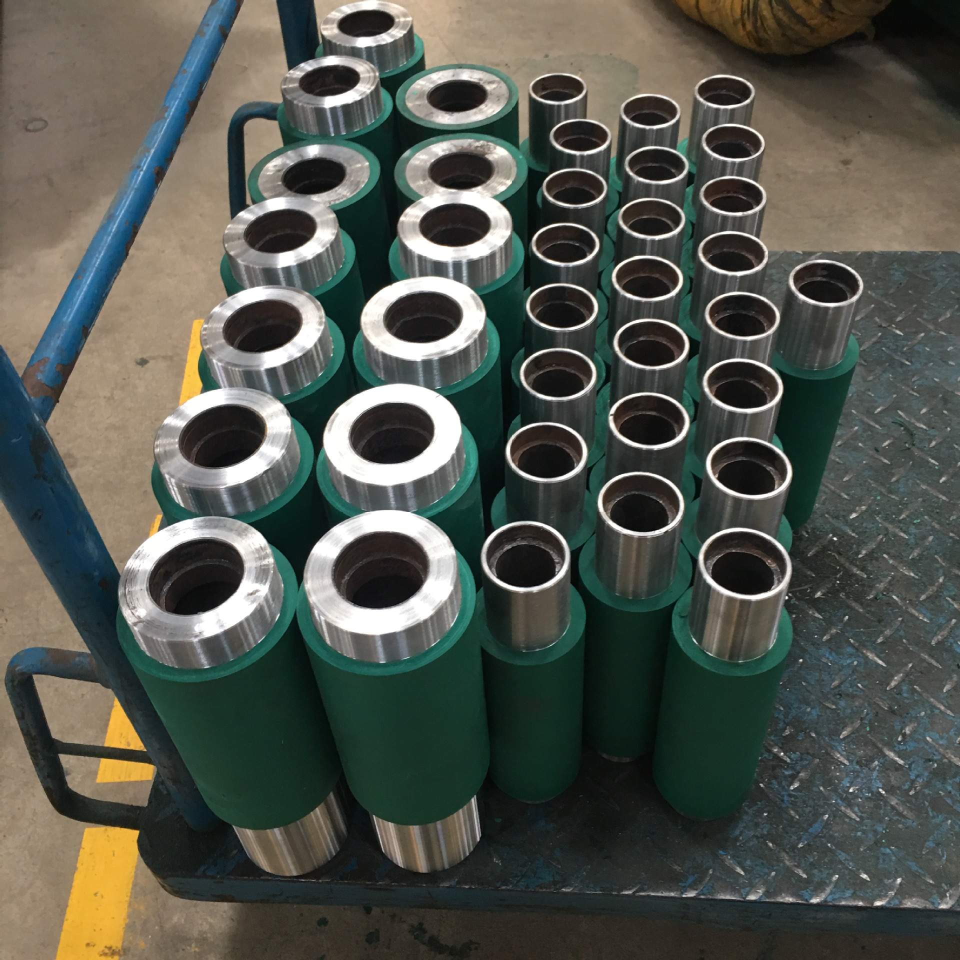 广水东源纸杯机胶辊 工业机械输送胶辊包胶辊 生产聚氨酯胶辊