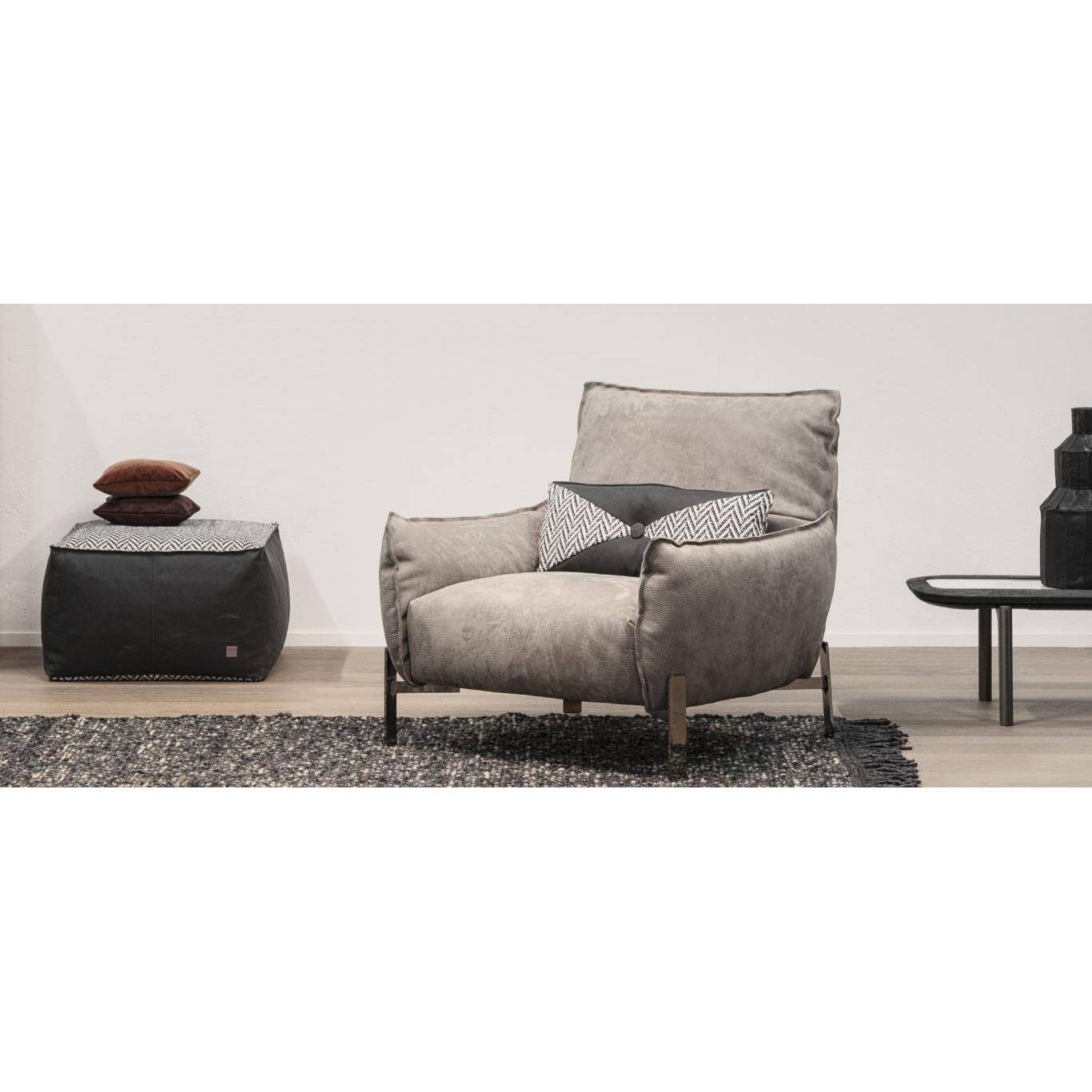 意式Tulip客厅休闲椅轻奢真皮扶手椅羽绒填充极简休闲区单人沙发