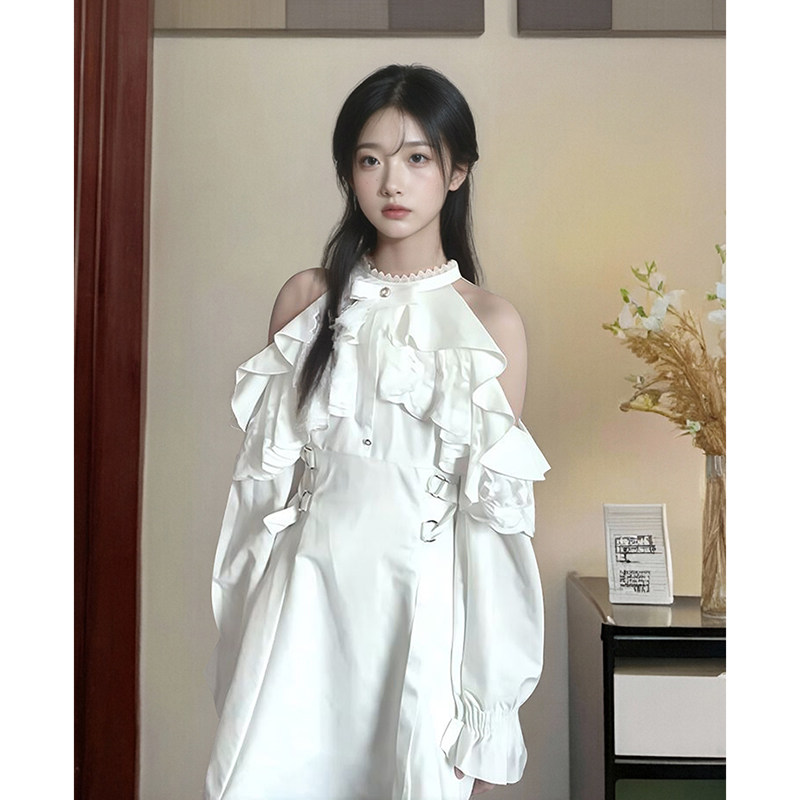 小精灵千金感连衣裙女夏2025白色洛丽塔挂脖露肩荷叶边遮肉短裙子