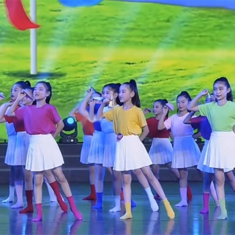 孩子的天空演出服六一儿童青春活力开场舞蹈表演服彩色短袖百厂家