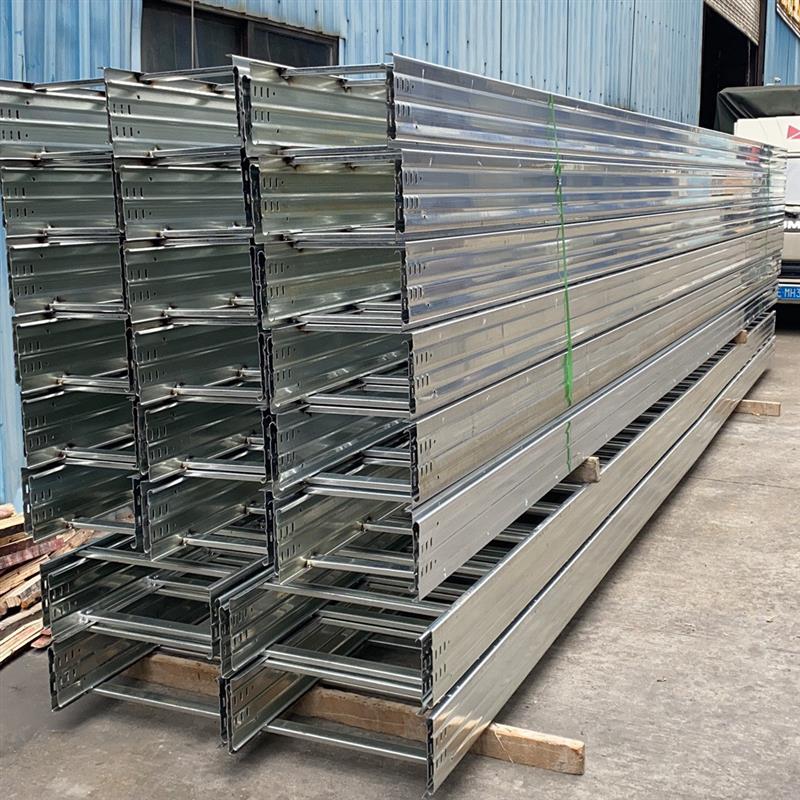 厂家直供大跨距桥架4米6米8米10米大电缆线槽