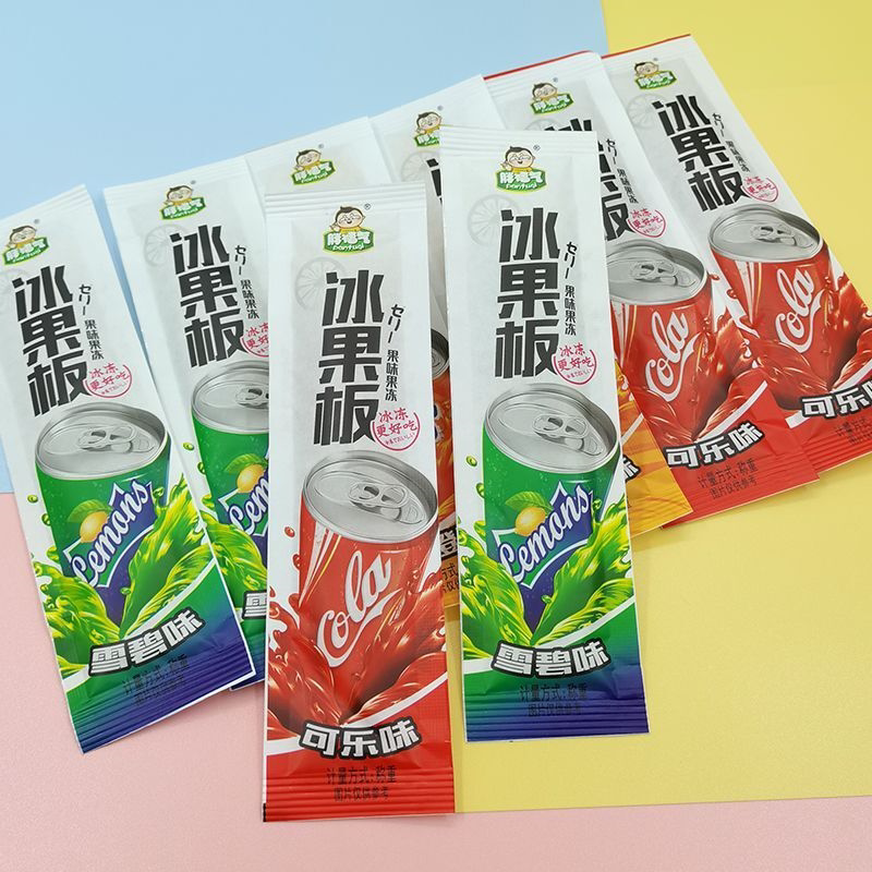 网红长条冰果板果冻条形可乐味果冻片校门口小卖部批发休闲零食