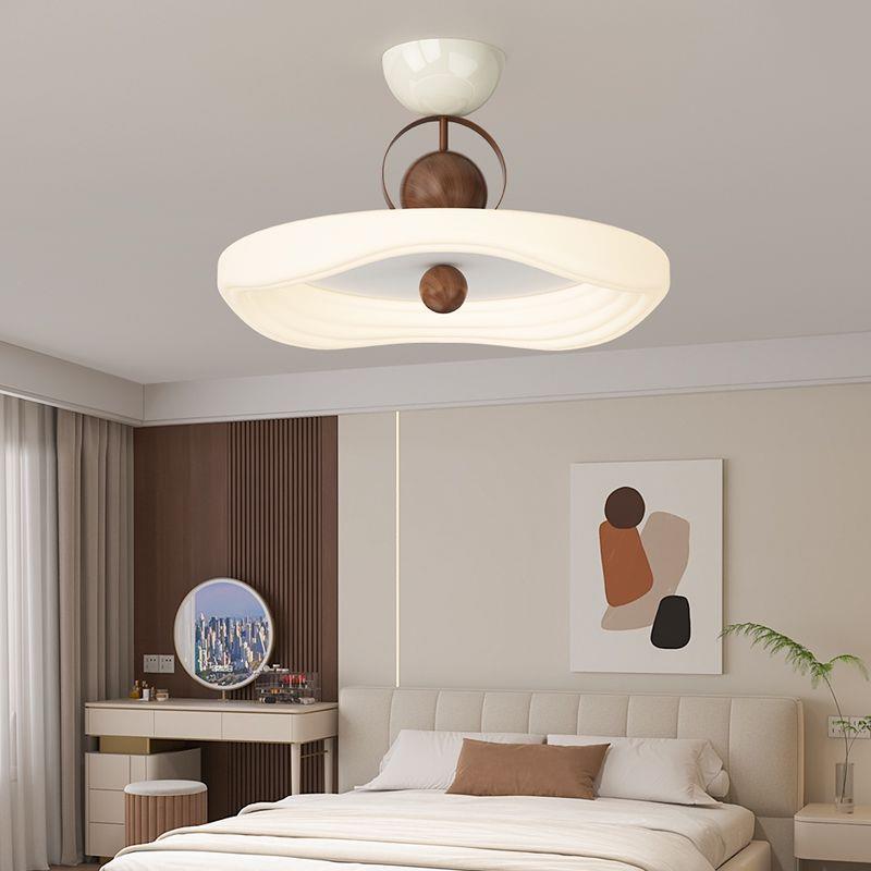 北欧现代简约创意餐厅卧室吊灯法式奶油风全光谱护眼书房led灯具