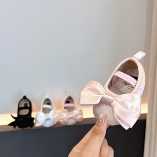 春秋新款一岁女宝宝公主鞋软底6-12月婴儿透气舒适婴幼儿学步单鞋
