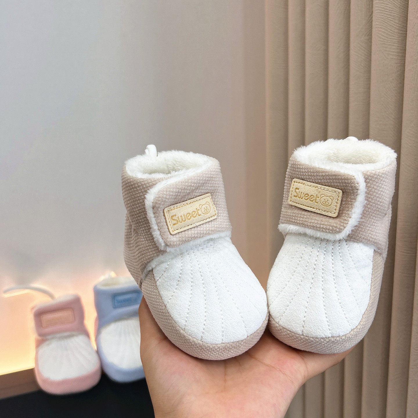 婴儿加绒保暖不掉棉鞋防滑地板鞋