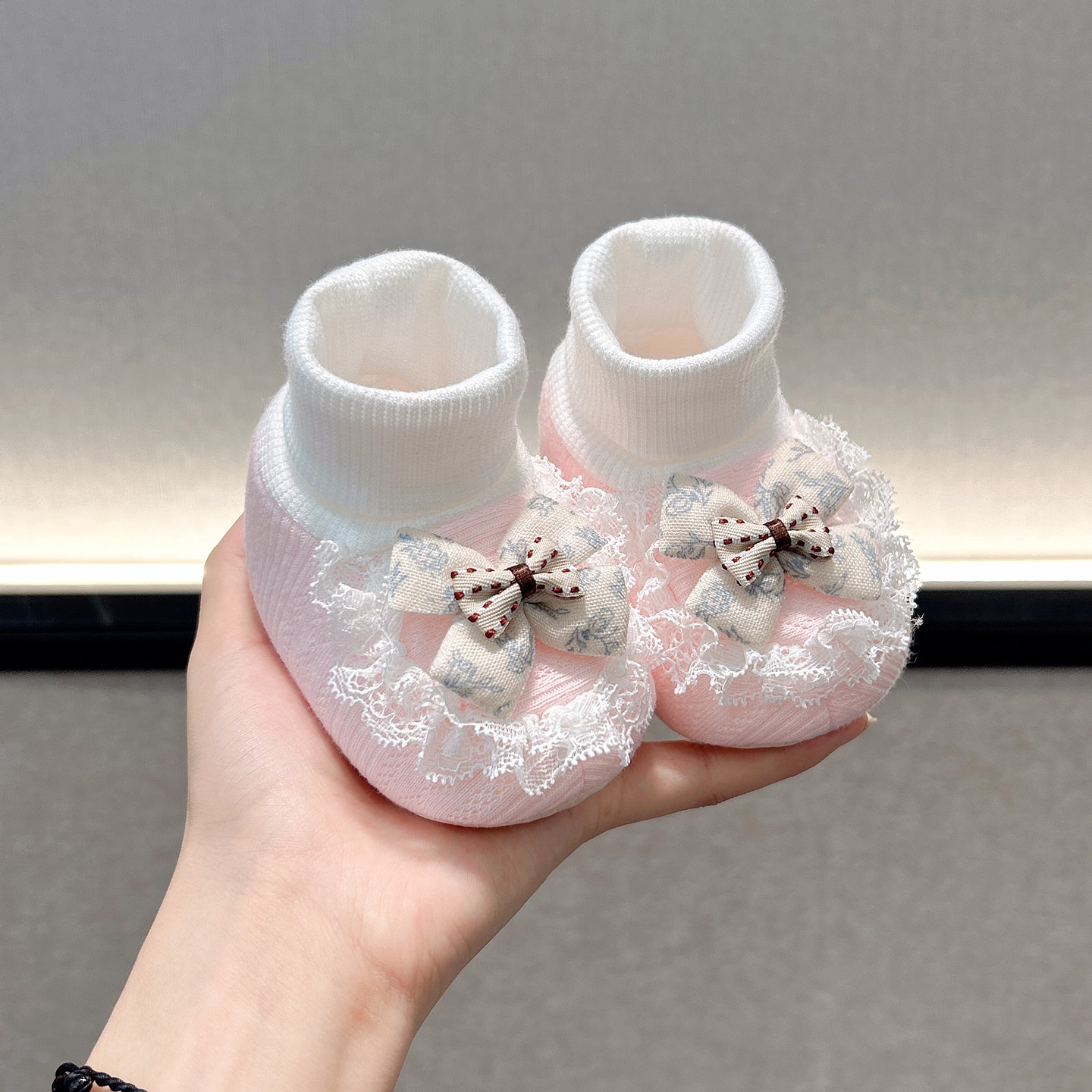 婴儿防滑蕾丝蝴蝶结地板鞋袜图片