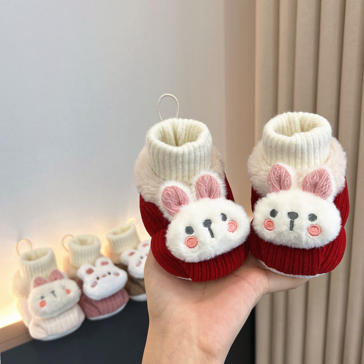 冬季婴儿软底加绒保暖鞋袜