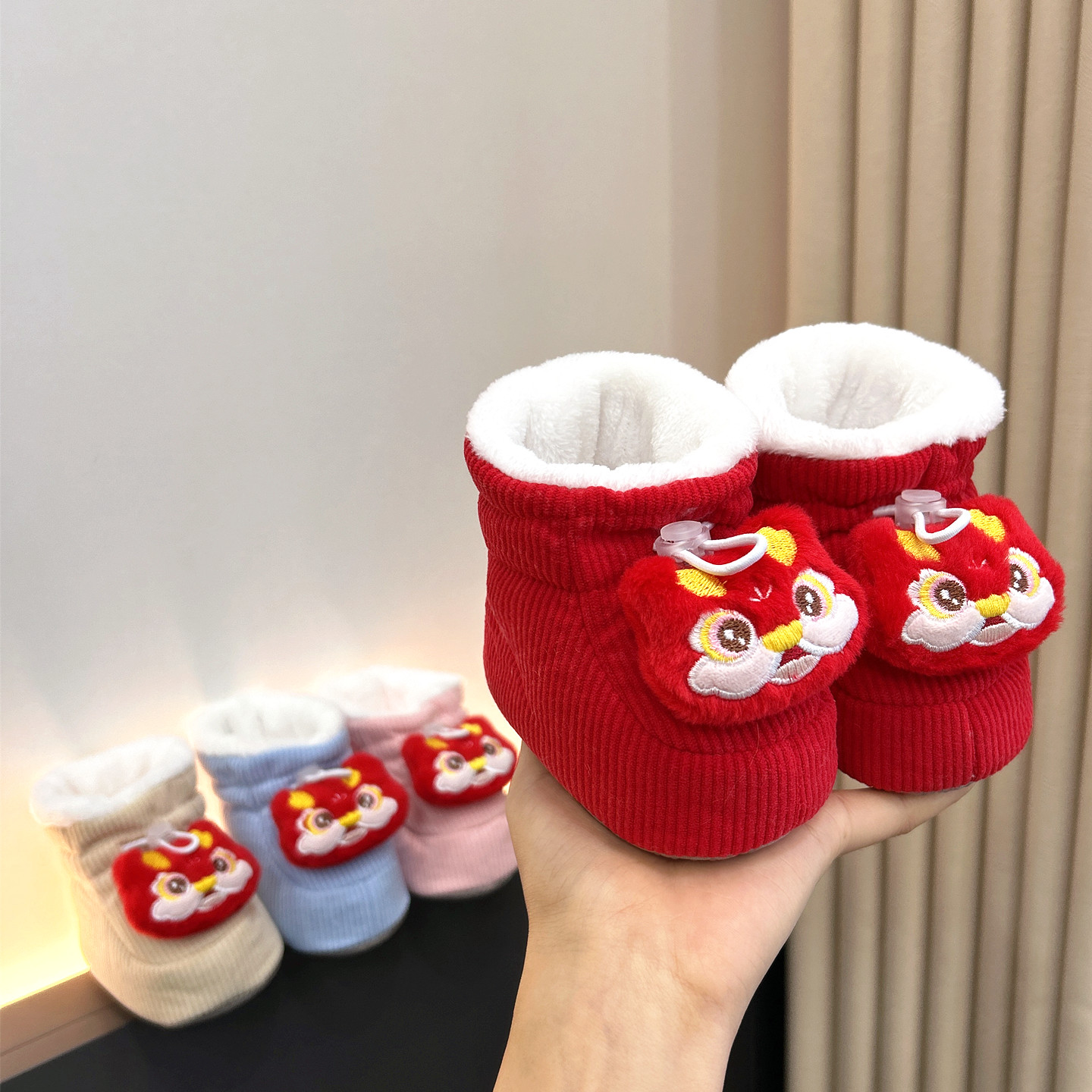 婴儿冬季加绒加厚室内鞋袜步前鞋