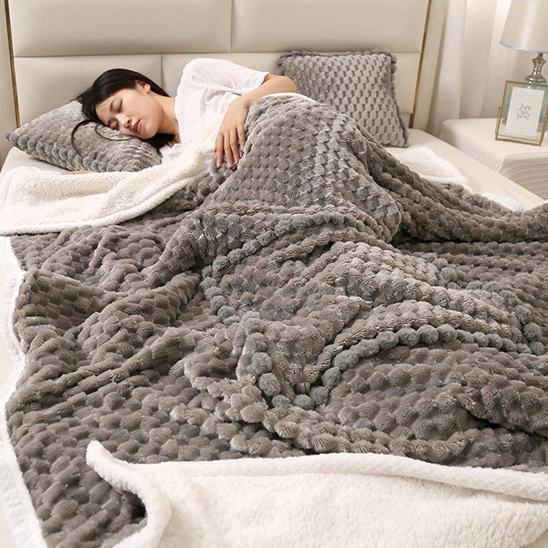 男士抱枕被子两用纯色车载靠枕客厅沙发靠垫办公室宿舍午休毯加厚