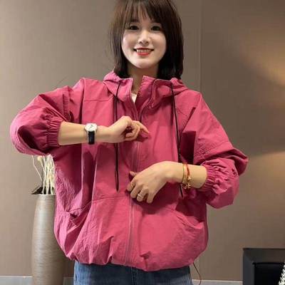 2025秋装新款连帽冲锋衣女大尺码高级感胖mm宽松减龄工装夹克短外