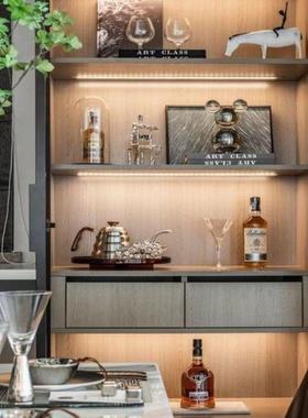 设计师严选样板间客厅博古架酒柜身骑白马艺术人物摆件玄关装饰品