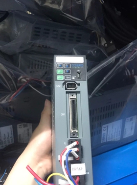 议价超川伺服电机400w，CC-D3P040A2-A，带线，成色