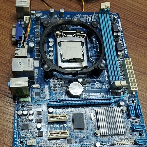 议价技嘉主板H61M-DS2，送G640CPU一枚，，成