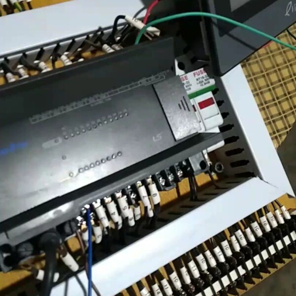 步科触摸屏ET070 k7M一DR20uE pLC议价