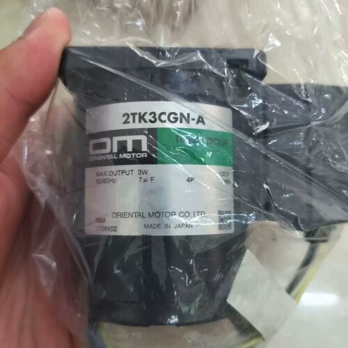 东方力矩马达  2TK3CGN一A  电压100Ⅴ  全议价