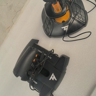 议价图马思特T16000m飞行摇杆+油门一套 成色如图，需要的联维修