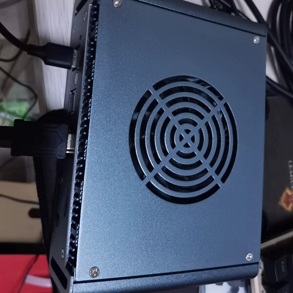 议价倍控小型工控机，8G内存128G固态，四网口，功能正常，成