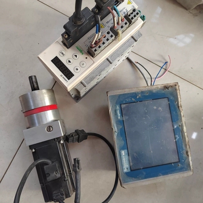 议价拆机驱动器型号：LXM23CU02M3X，屏幕型号：X