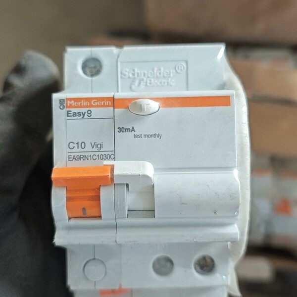 议价梅兰日兰EA9漏电保护器开关，1PN/10A漏电保护
