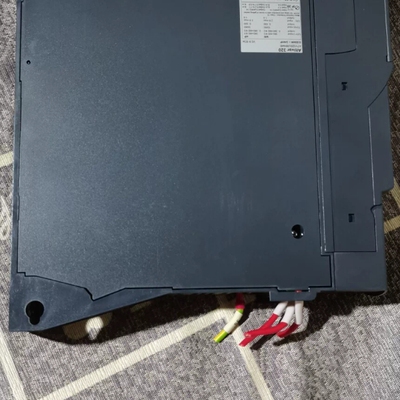 议价拆机变频器ATV320U06N4B成色漂亮，保证质量0