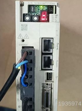 YASKAWASGD7S-2R8A30A002  400议价