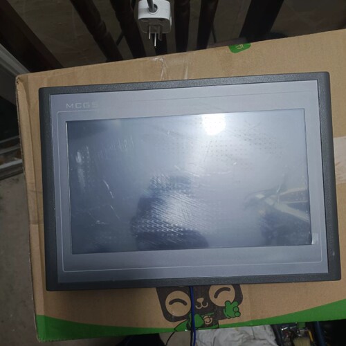 自己昆仑通泰10寸触摸屏，型号TPC1061TI(TX)议价