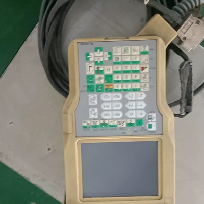 售OTC那智机器人示教器一个，型号CFDTP-10-04M
