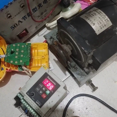 议价变频器INVERTER VF0  0.4kw  拆机