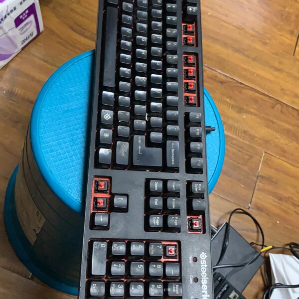 议价赛睿 6G v2 樱桃红轴 台产