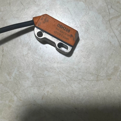 德国易福门IFM传感器 O8H208，实物拍摄，成色如图，功