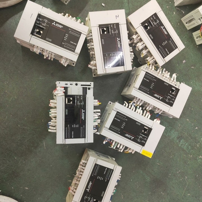 5uPLC，型号：FX5U-32MR/ES，库存8条，发
