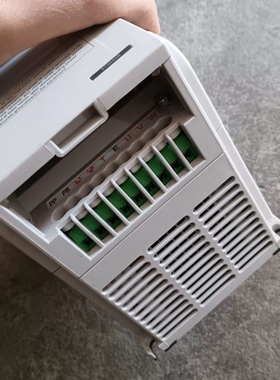 议价四方变频器E550-4T0040B 4KW 380V 拆议价