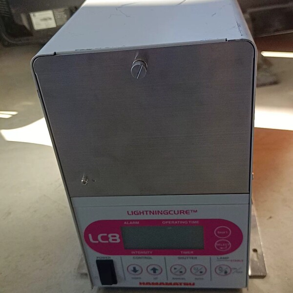 日本滨松LC8点光源固化机，型号L9566-02A，实物拍摄--议价商品