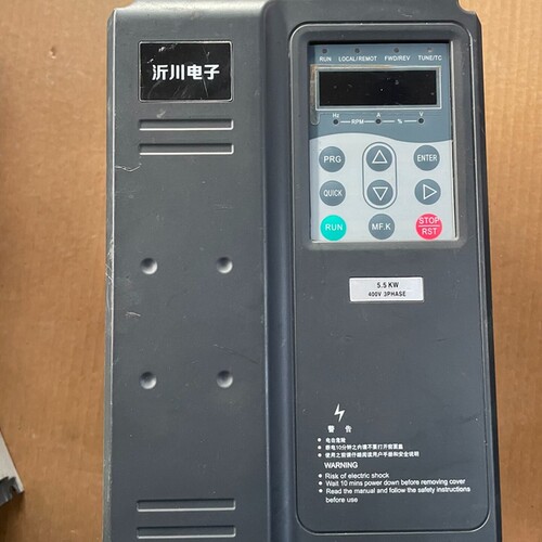 沂川变频器380V5.5KW/7.5KW，型号:YC580-
