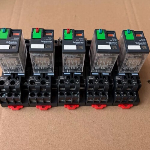 议价继电器RXZE2M114，现货3个，成色如图，实图，不