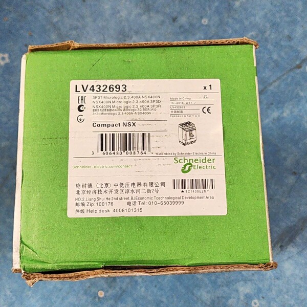 全新施耐德断路器LV432693，平垫还在螺丝缺6个议价