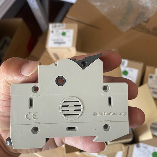 检修AB熔断器底座1492-FB1C30-B、全新未使用、现货多详询