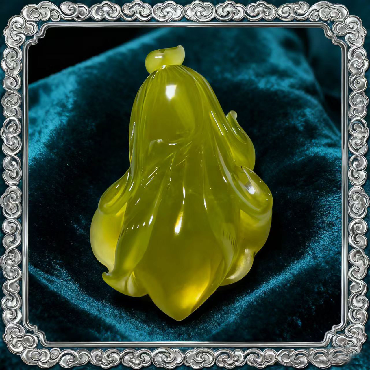 岫玉黄金玉玉兰花