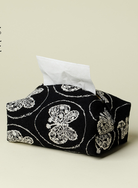 里作国风手工蝴蝶刺绣布艺纸巾盒黑色花卉装饰抽纸盒家用桌面摆件