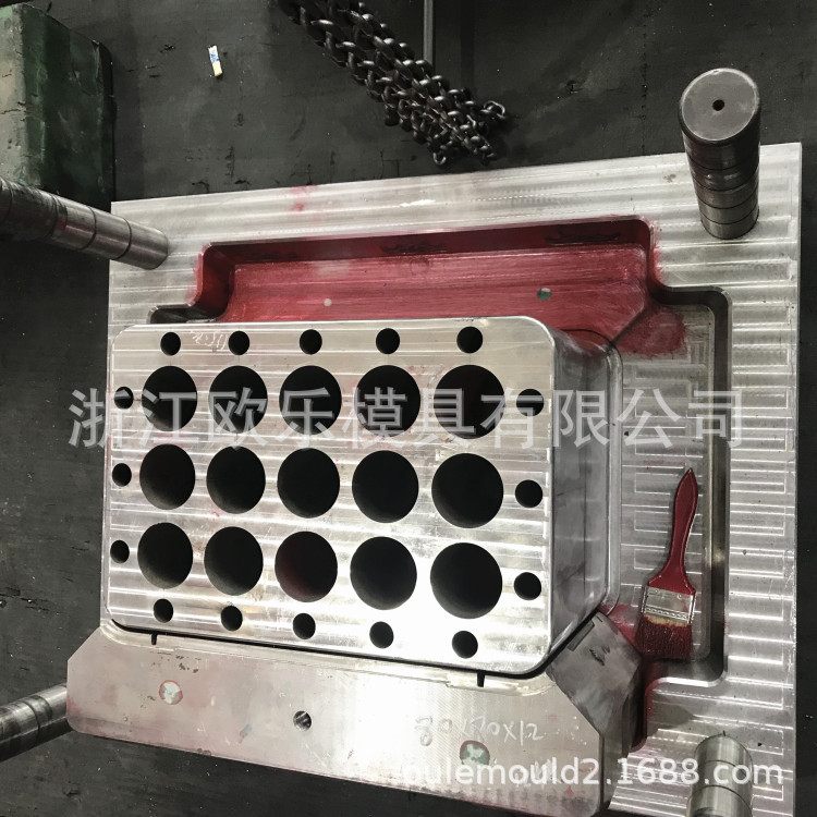 开塑料啤酒筐模具24瓶装塑料啤酒筐啤酒箱模具注塑周转筐模具生产