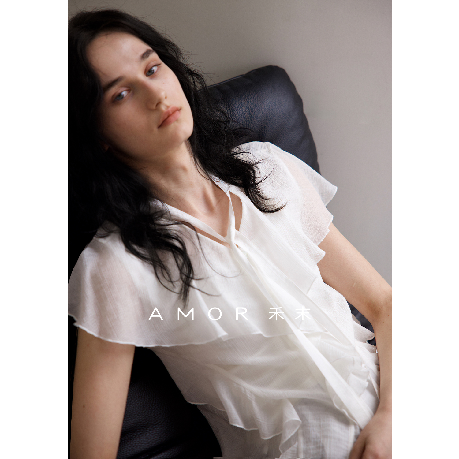 AMOR禾末 云朵肌理感飘逸荷叶边设计V领系带无袖衬衫上衣女