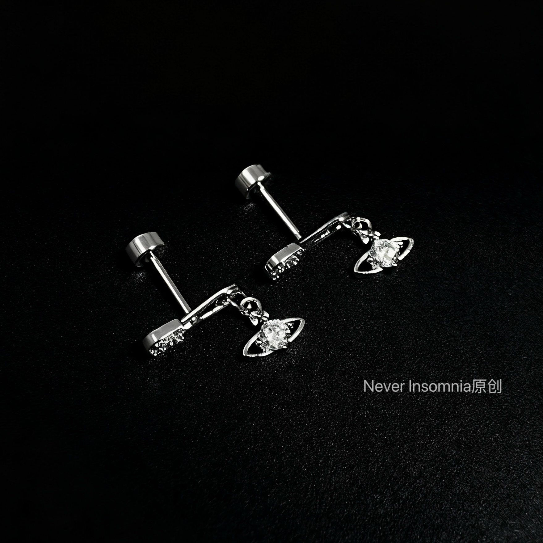 Never Insomnia原创.Buttercoler耳骨钉.别针星球.白