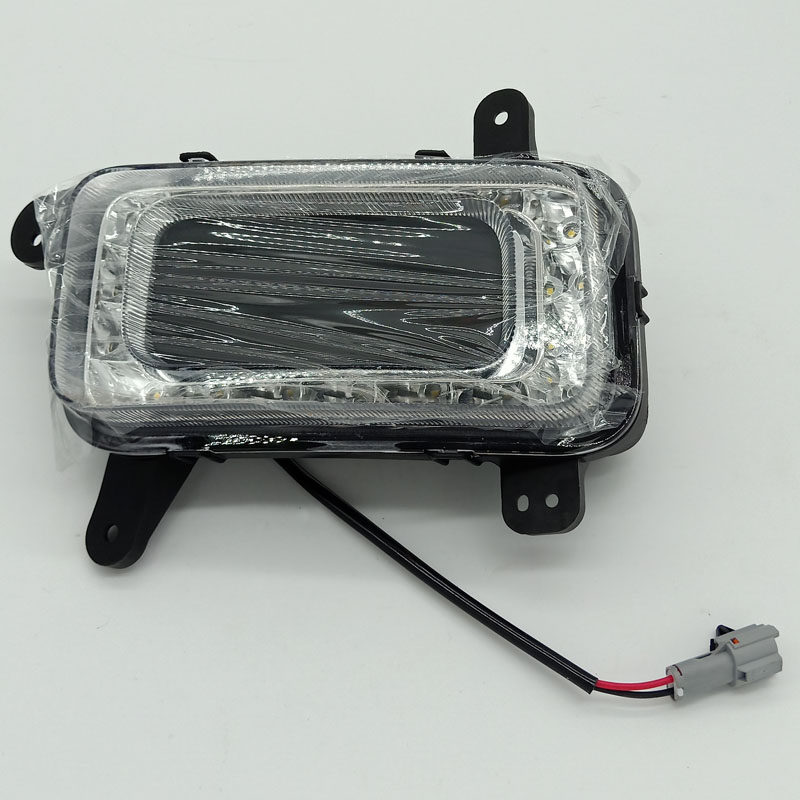 金彭S7电动汽车轿车前保险杠雾灯前杠日行灯S70夜间照明灯防雾灯